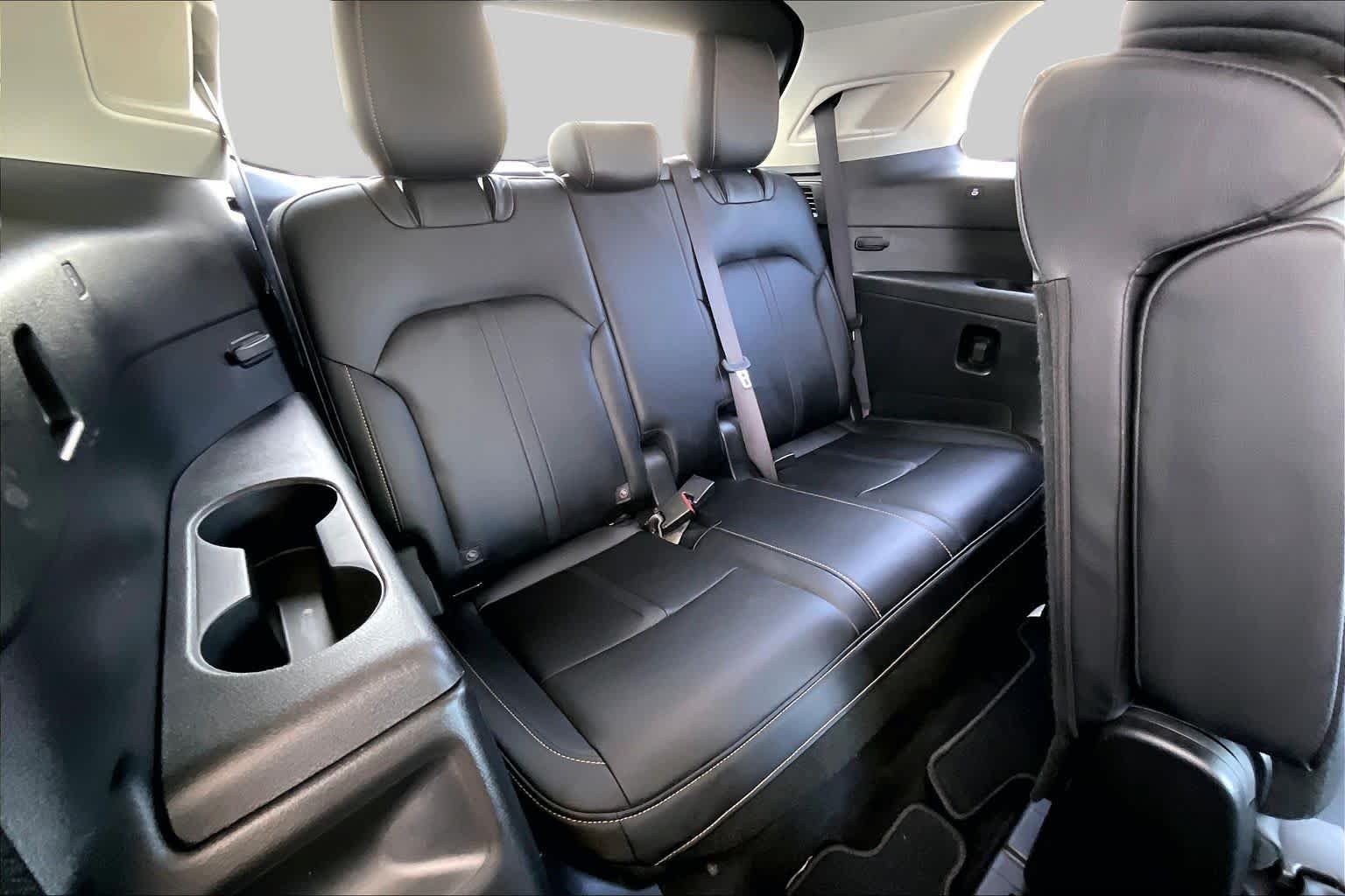 Used 2026 Platinum Quartz Mazda Premium Sport image 35
