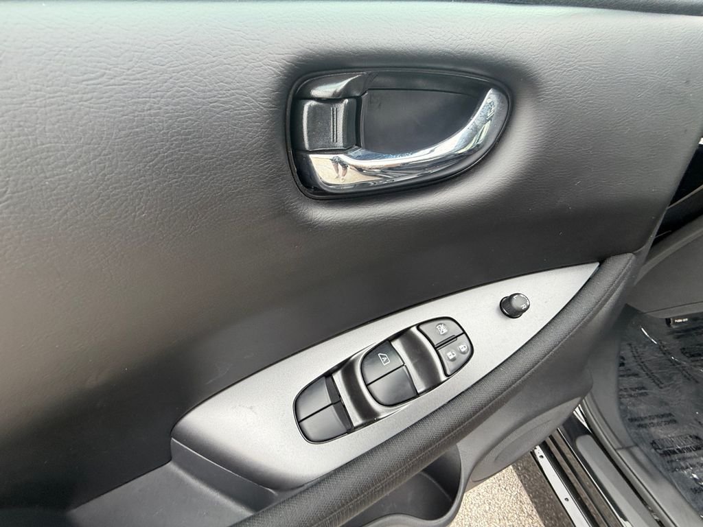 Used 2023 Black Nissan S image 11
