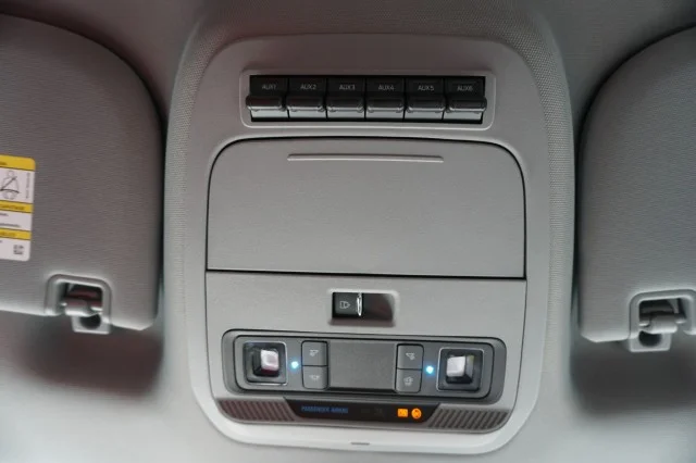 Used 2026 Agate Black Metallic Ford XL image 37