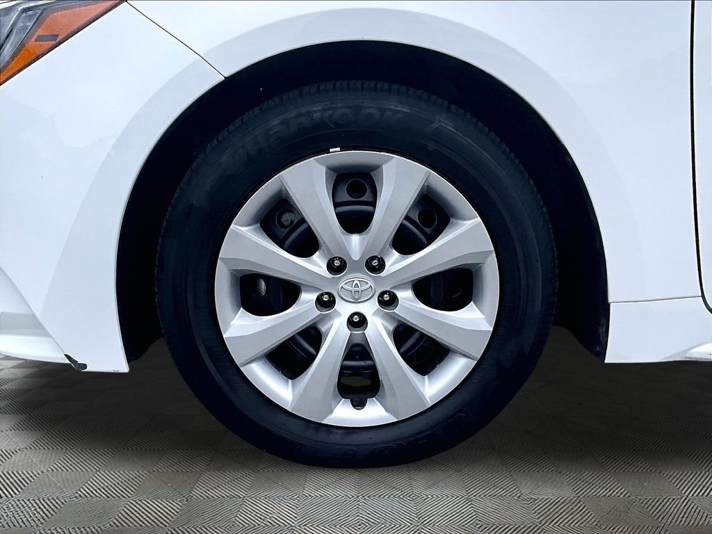 Used 2025 White Toyota LE image 7