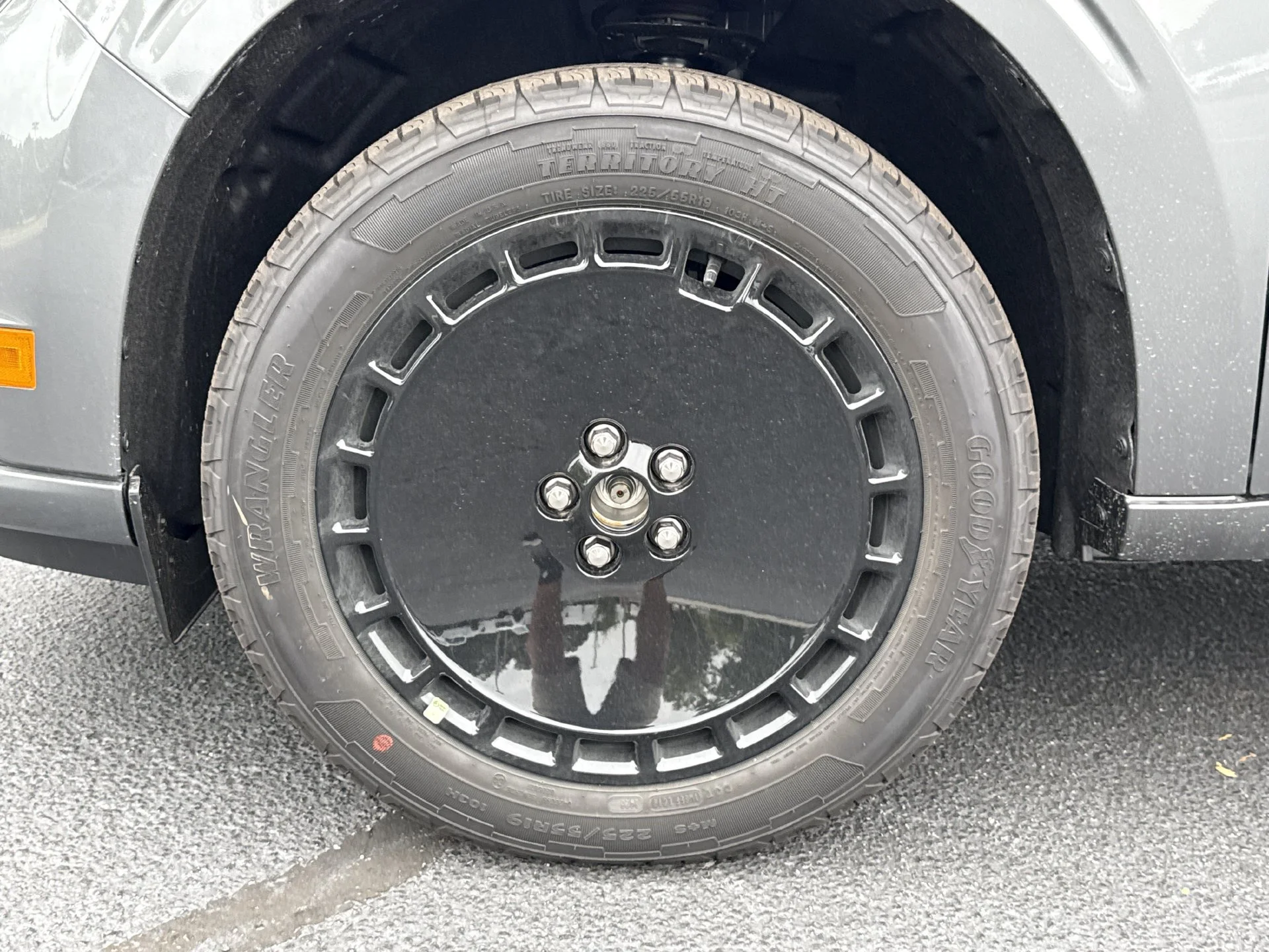New 2026 Carbonized Gray Metallic Ford Lobo™ image 26