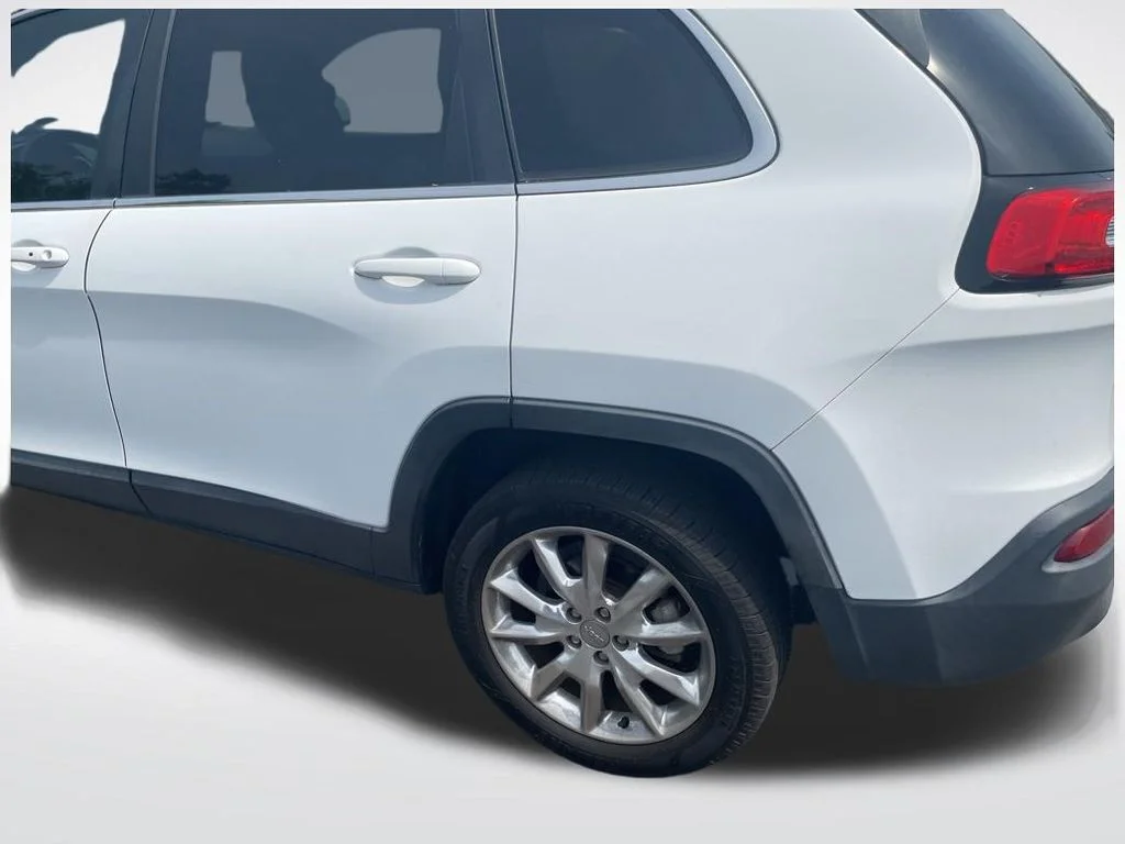 Used 2015 White Jeep Limited image 11