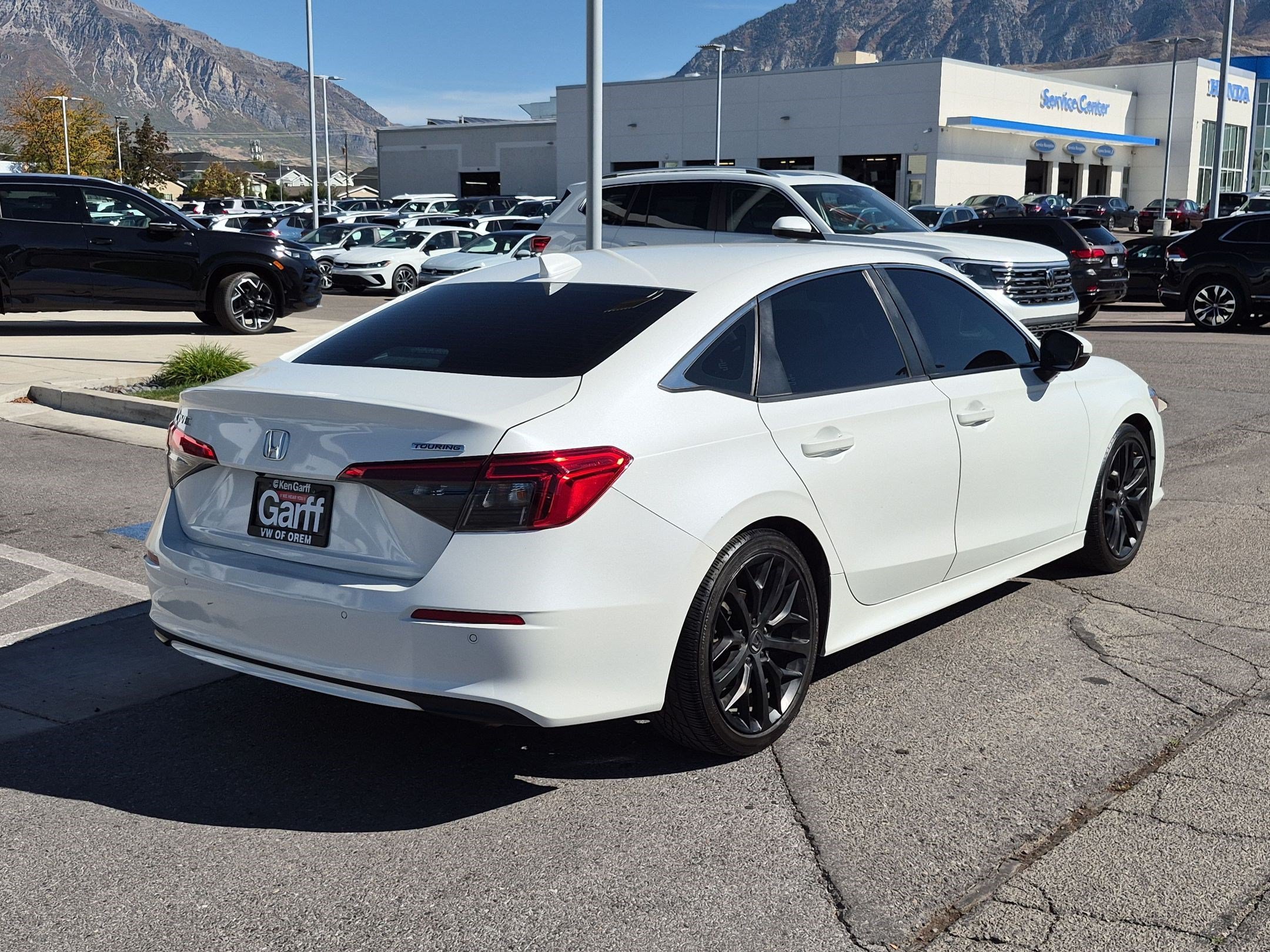 Used 2022 Platinum White Pearl Honda Touring image 3