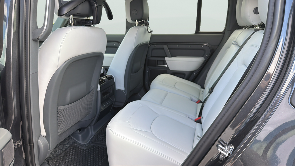 New 2026 Carpathian Grey Land Rover X-Dynamic SE image 18