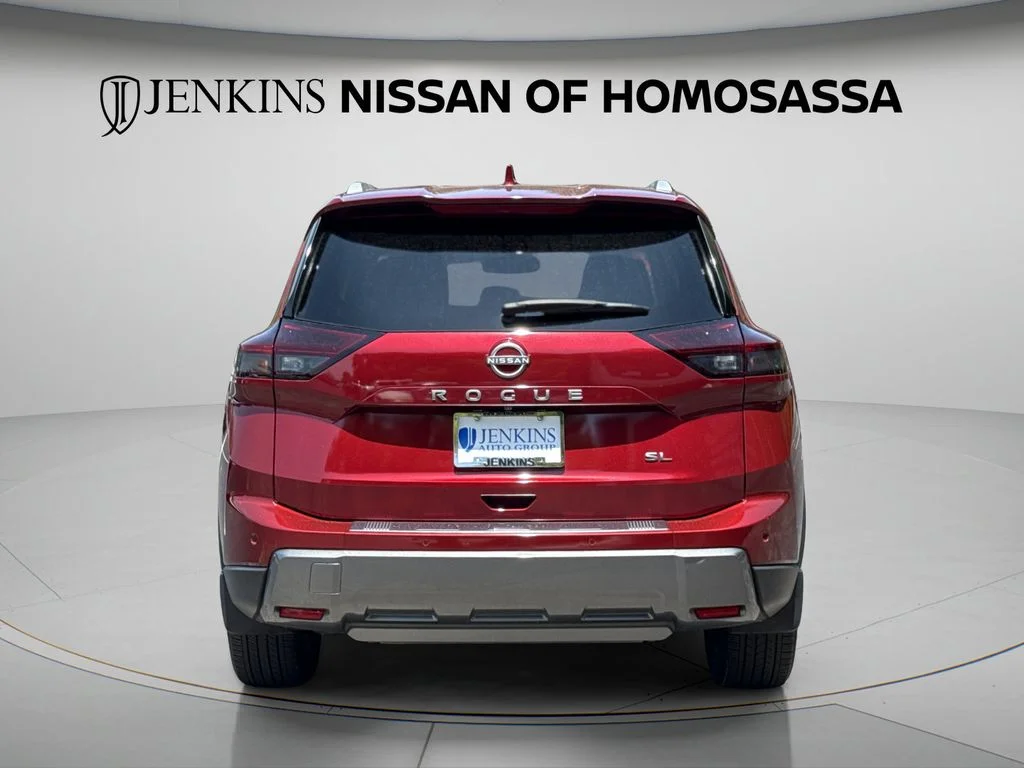 Used 2025 Red Nissan SL image 9