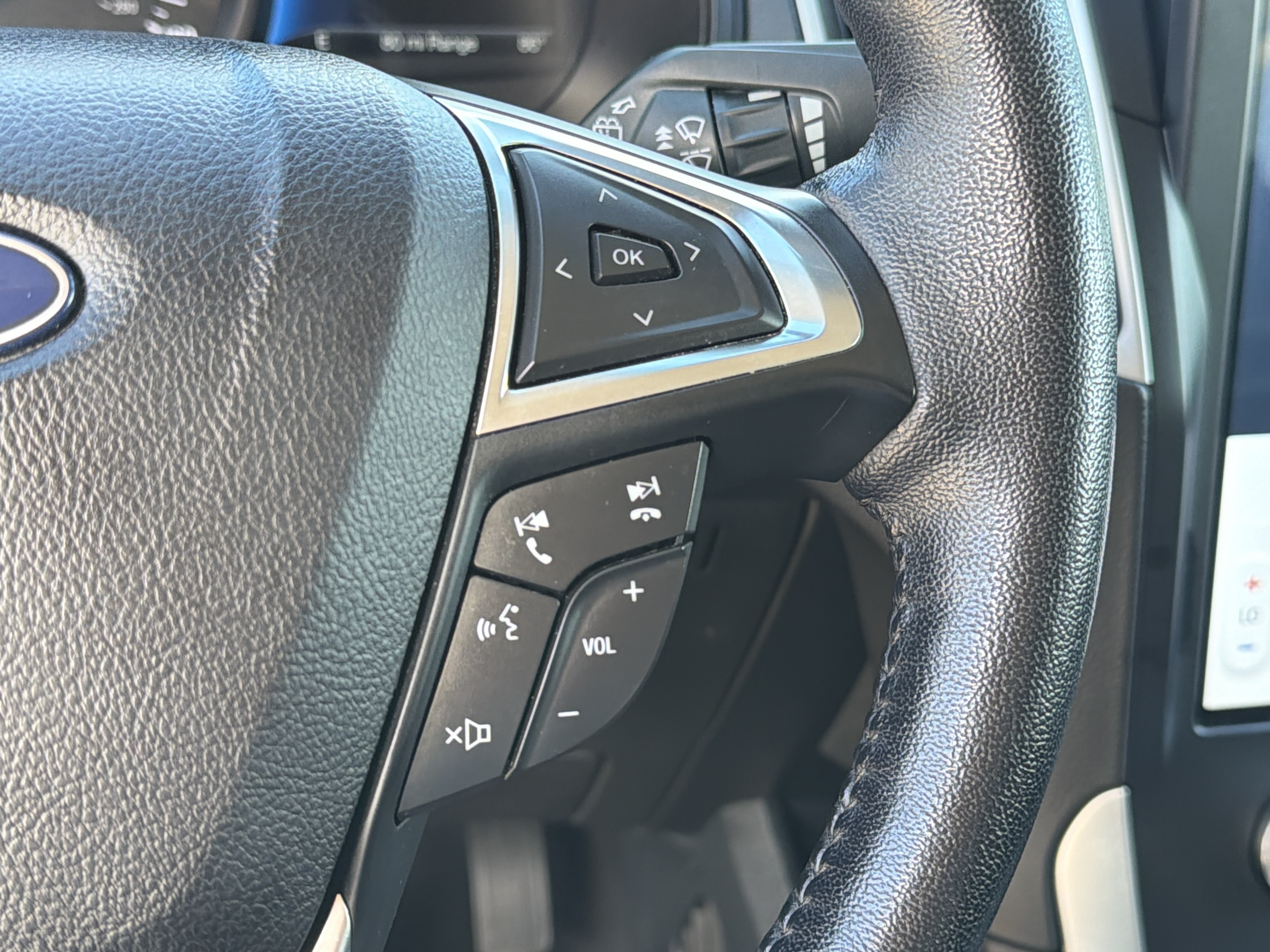 Used 2023 Silver Metallic Ford SEL image 26