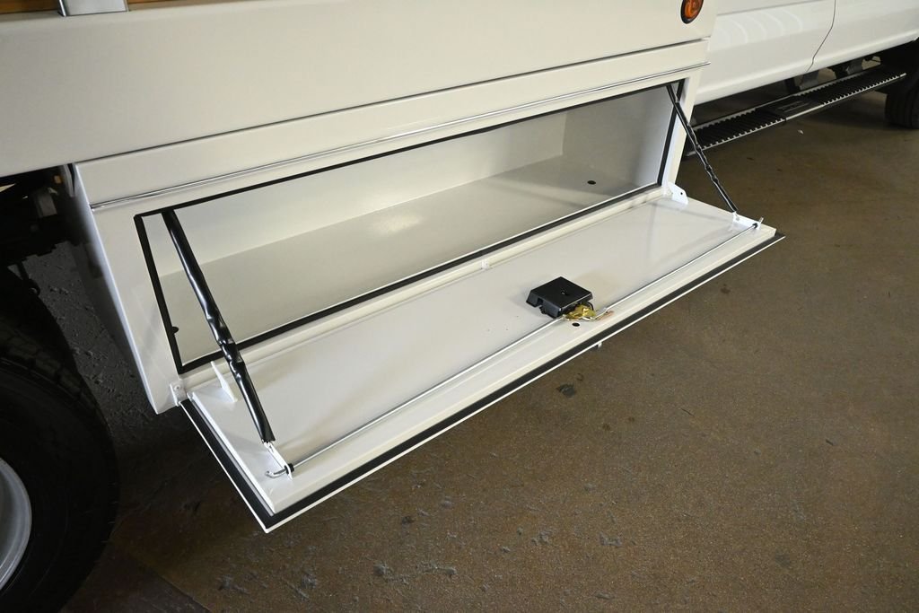 New 2026 Oxford White Ford XL image 24