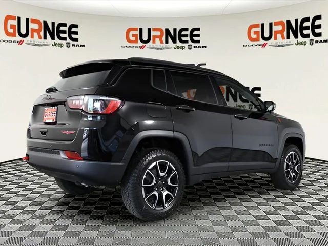 New 2026 Diamond Black Crystal Pearl-Coat Exterior Paint Jeep Trailhawk image 24