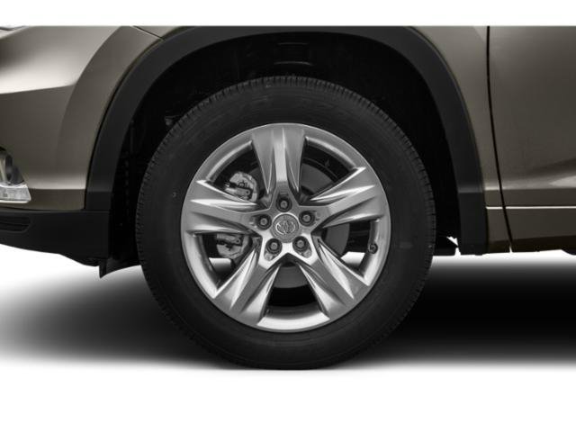 Used 2015  Toyota Limited image 12