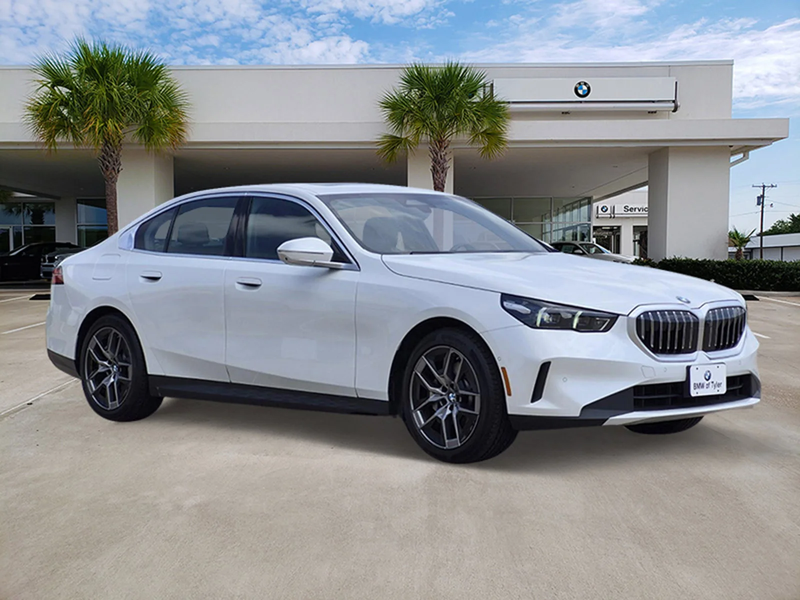 Certified Used 2026 Mineral White Metallic BMW 530i image 3