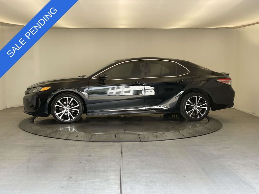 Used 2018 Toyota Camry SE with VIN 4T1B11HK2JU666087 for sale in Sewickley, PA