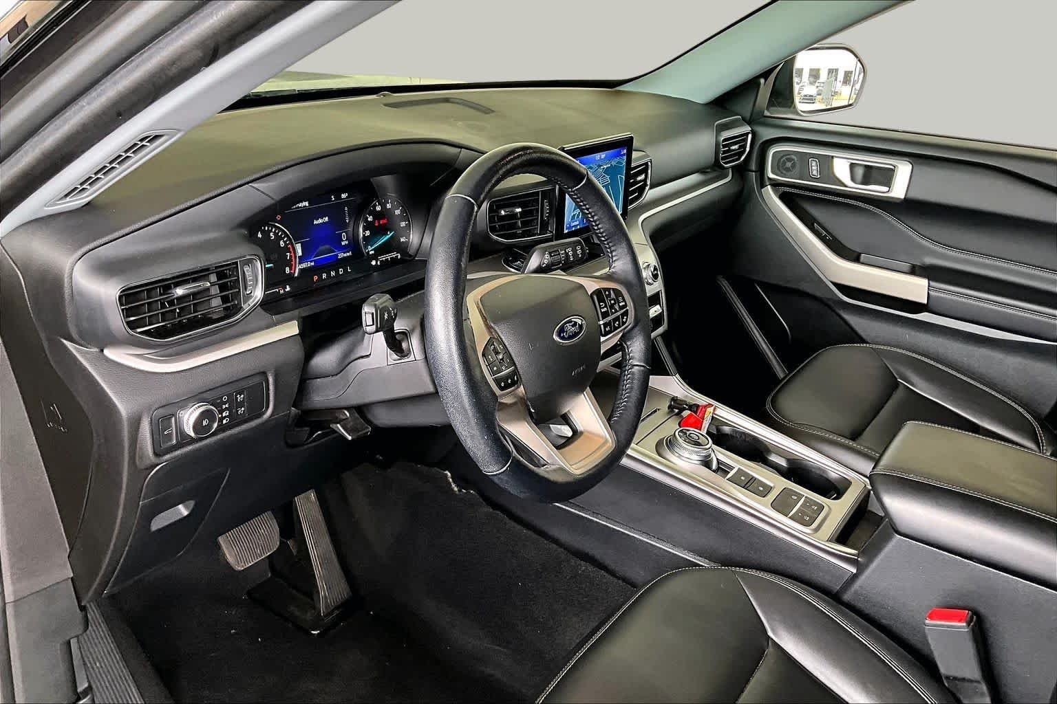 Used 2022 Iconic Silver Ford XLT image 18