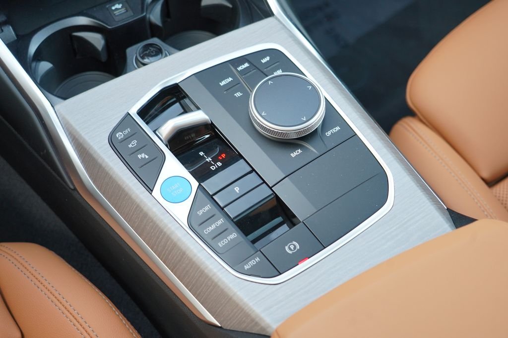 New 2026 Skyscraper Grey Metallic BMW xDrive40 image 18
