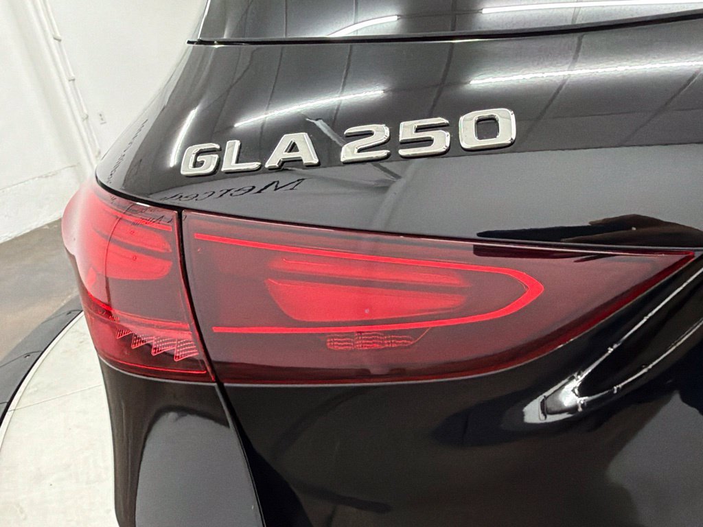 New 2026 Night Black Mercedes-Benz GLA 250 image 43