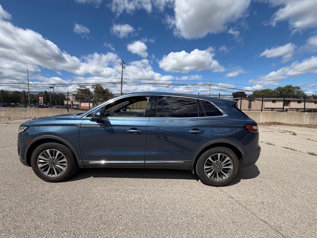 Used 2019 Blue Lincoln Select image 5