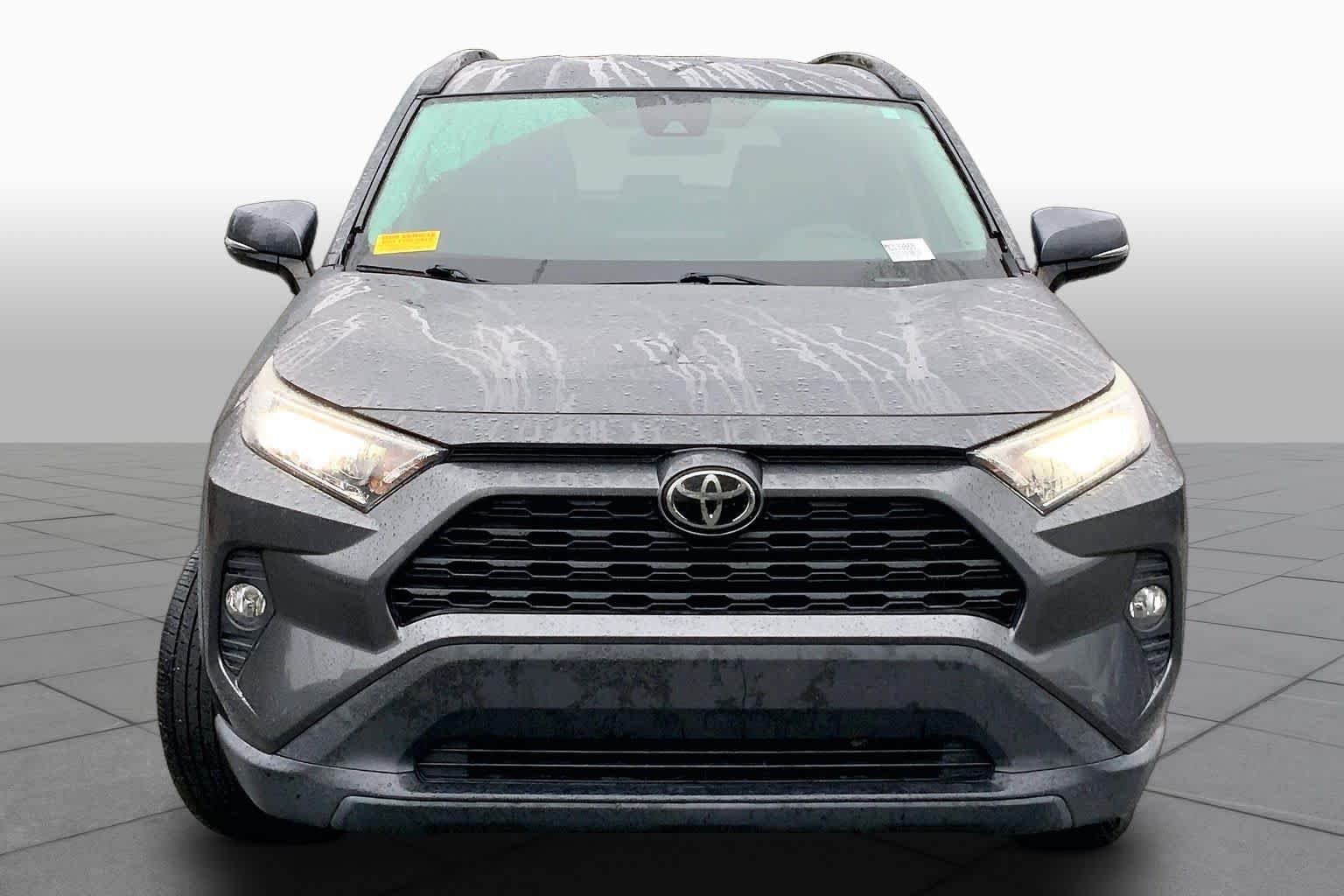 Used 2021 Magnetic Gray Metallic Toyota XLE image 4