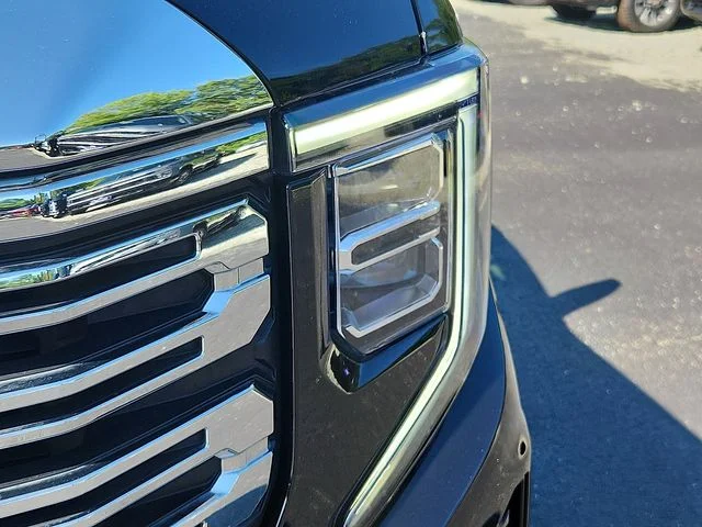 Used 2023 Black GMC Denali image 9