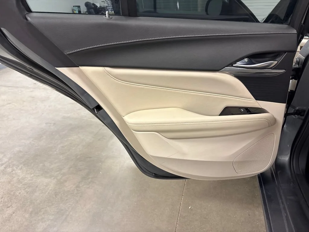 Used 2021 SATIN STEEL METALLIC Cadillac Luxury image 28