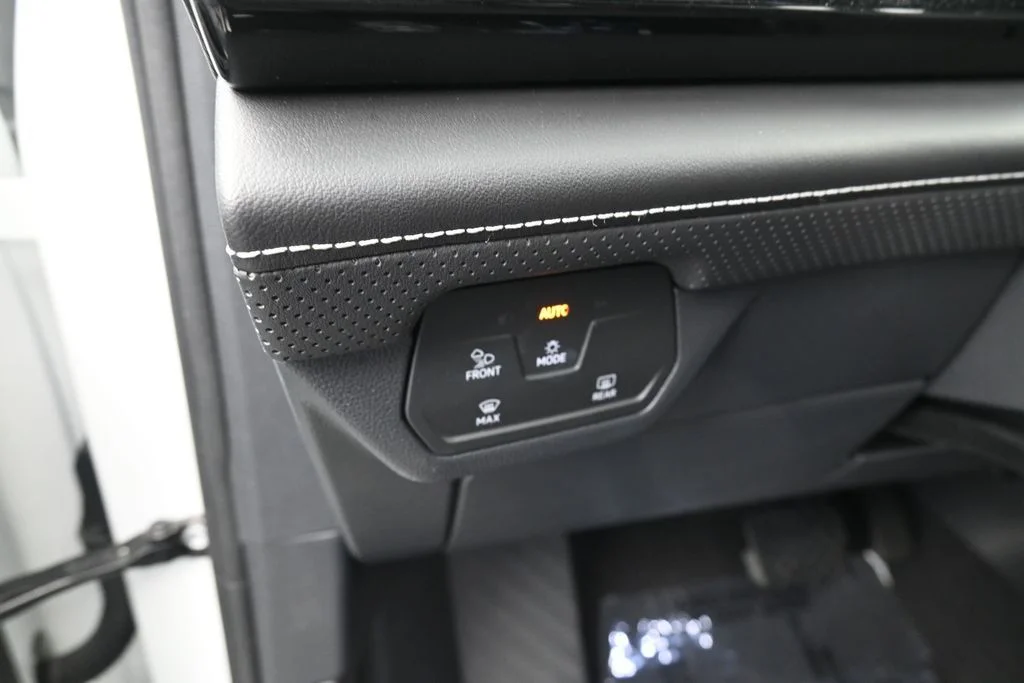 2025 Volkswagen Atlas Cross Sport SE w/Tech - Photo 26