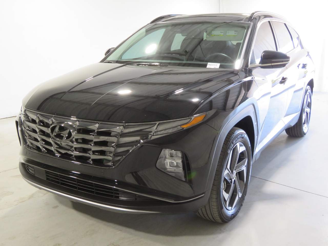 Certified Used 2024 Phantom Black Pearl Hyundai Limited image 1