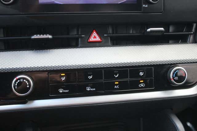 Used 2023 White Kia LX image 7