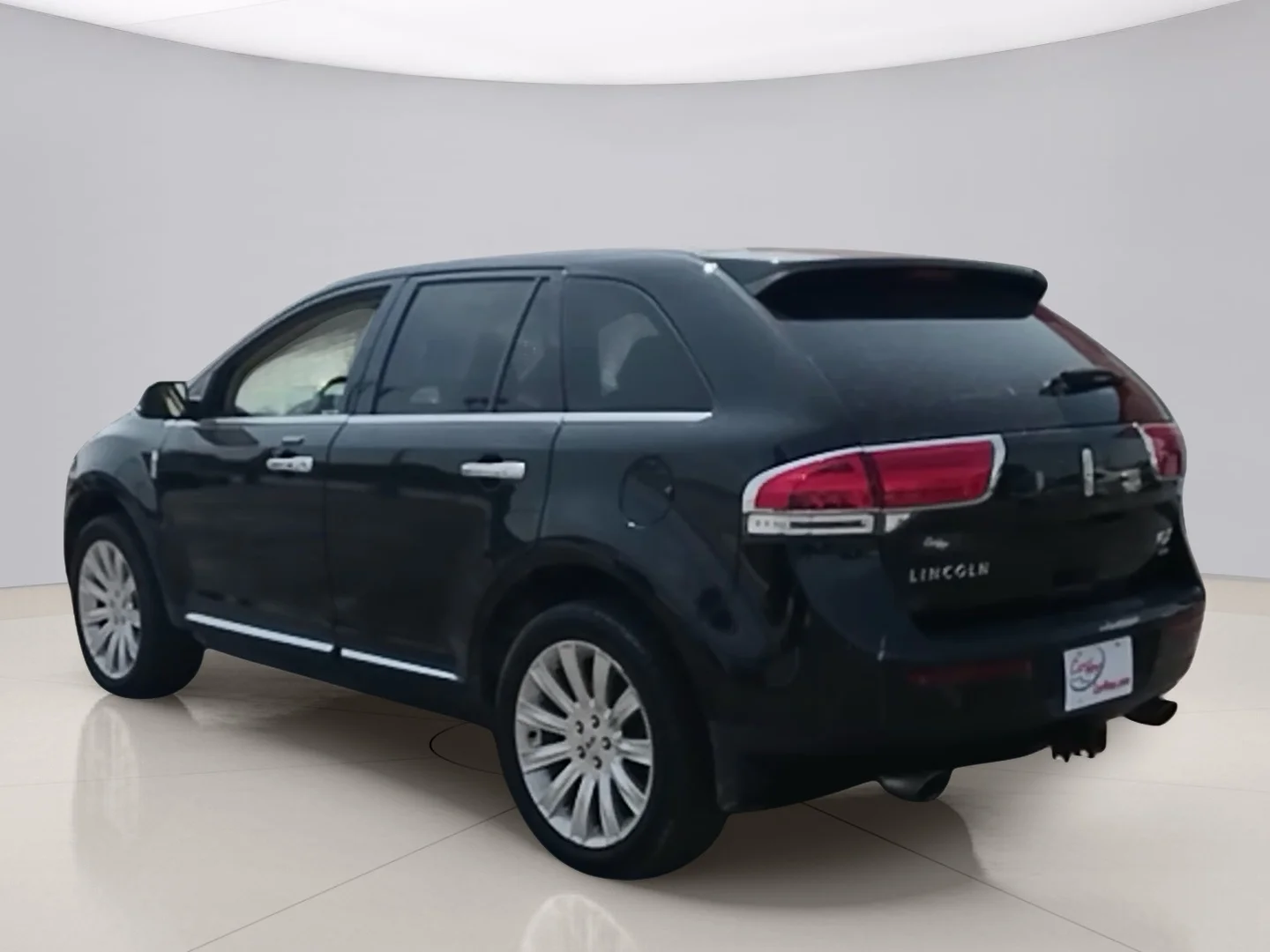 Used 2013 Black Lincoln AWD image 3