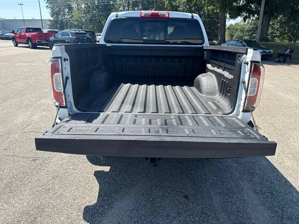 Used 2022 SUMMIT WHITE GMC 4WD Denali image 29