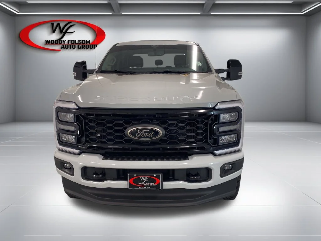 Used 2025 Avalanche Ford Lariat image 2
