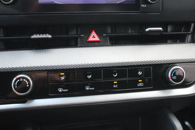 Used 2023 White Kia LX image 7