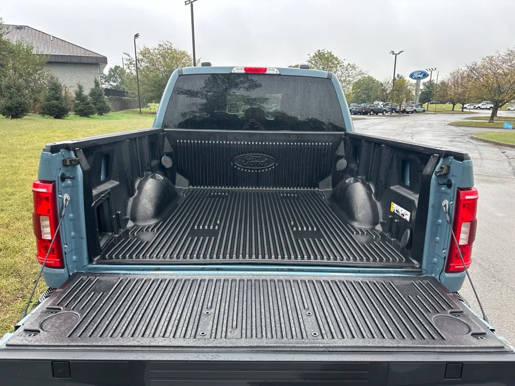 Used 2023 Blue Ford XLT image 9