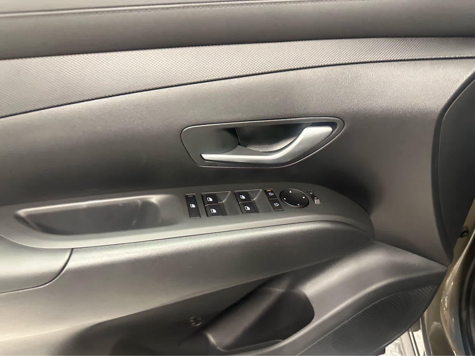 New 2026 Cashmere Bronze Hyundai Blue SE image 21