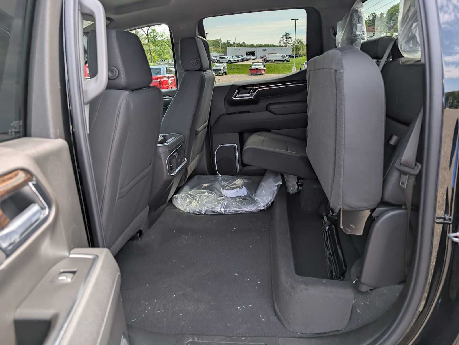New 2026 Onyx Black GMC Elevation image 21