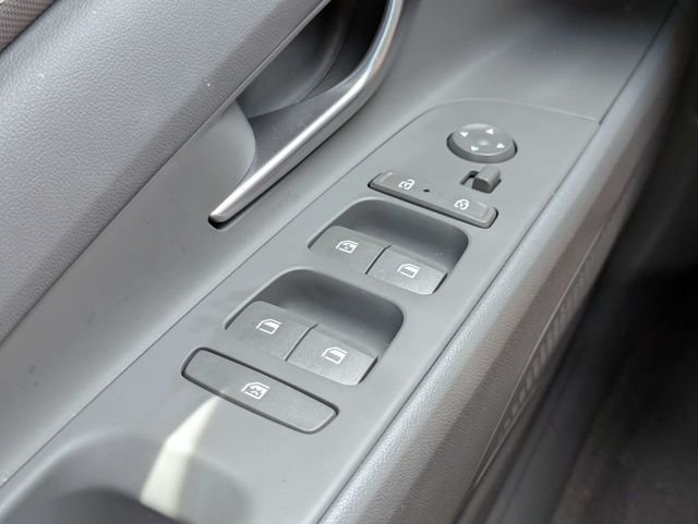 Used 2025 Gray Hyundai SEL Sport image 23