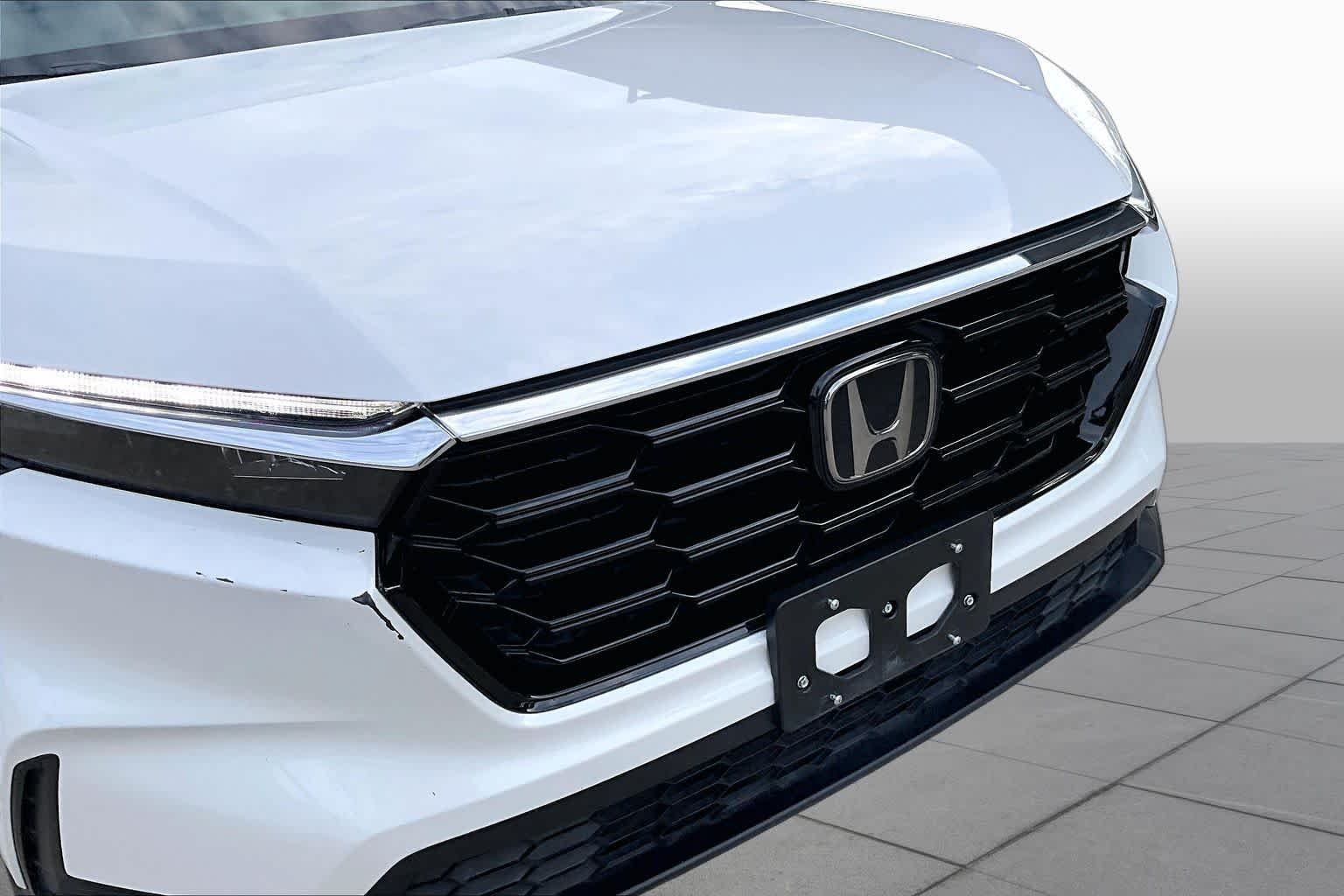 Certified Used 2025 Platinum White Pearl Honda 1.5T 2WD EX image 29