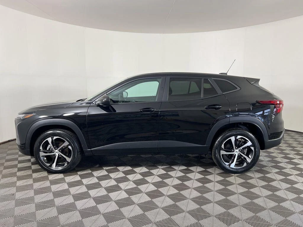 Used 2024 Black Metallic Chevrolet 1RS image 27