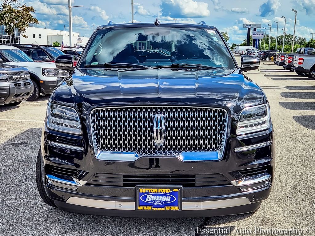 Used 2018 Velvet Lincoln Select image 4