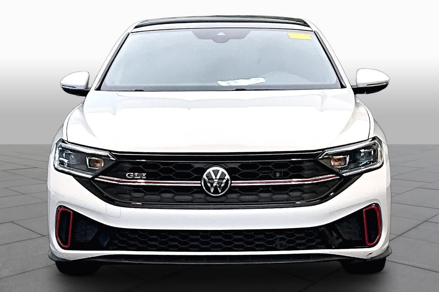Used 2023 Pure White Volkswagen Autobahn image 4
