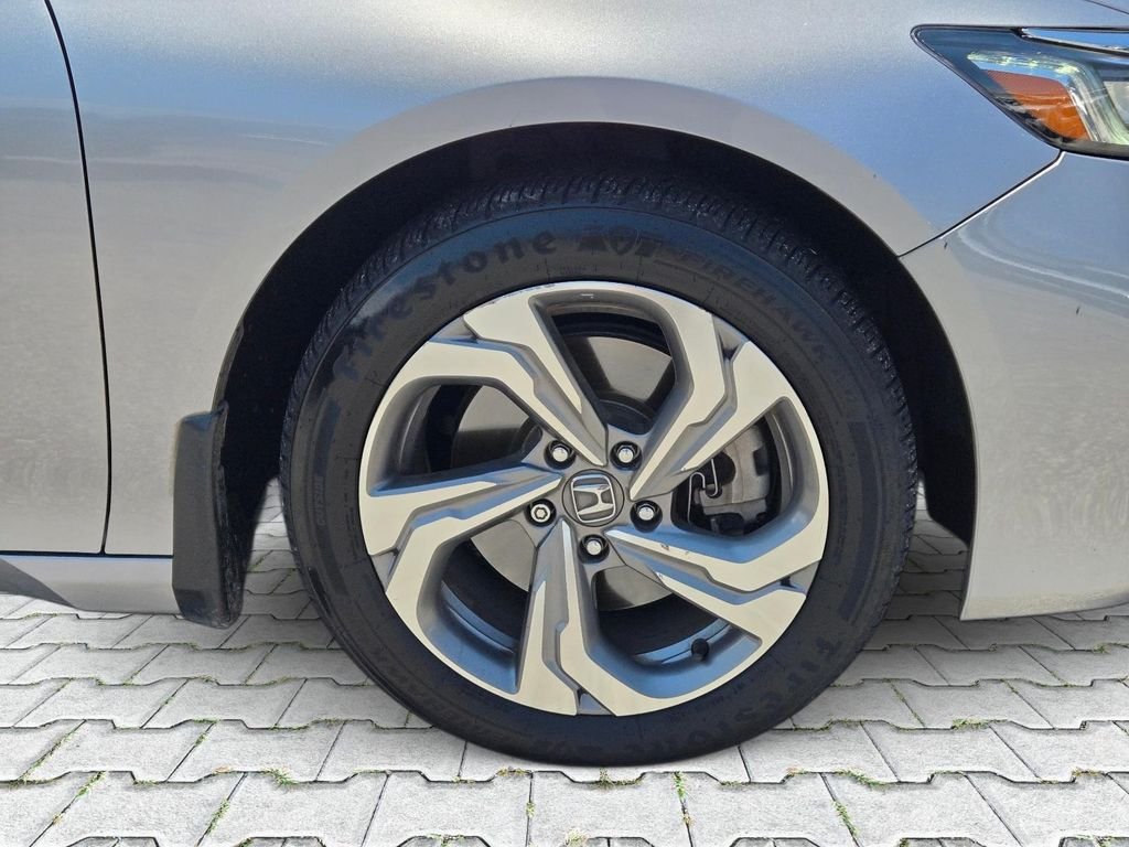 Used 2020 Silver Honda EX-L image 4