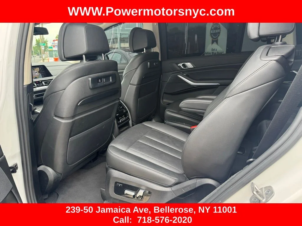 Used 2022 White BMW xDrive40i image 23