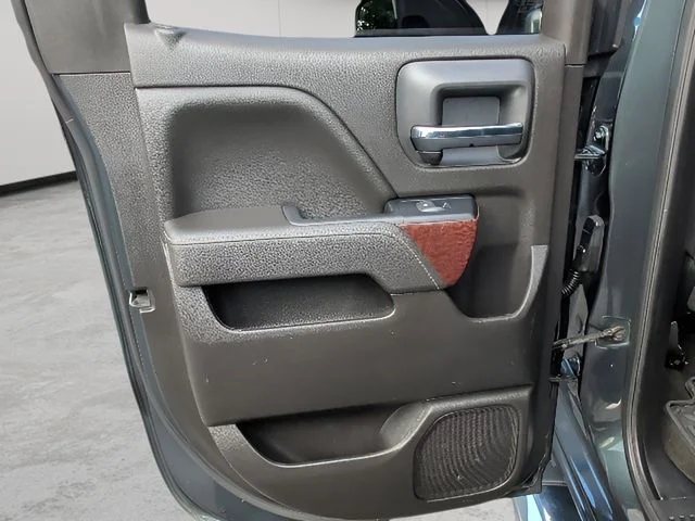 Used 2017 Gray GMC SLE image 33