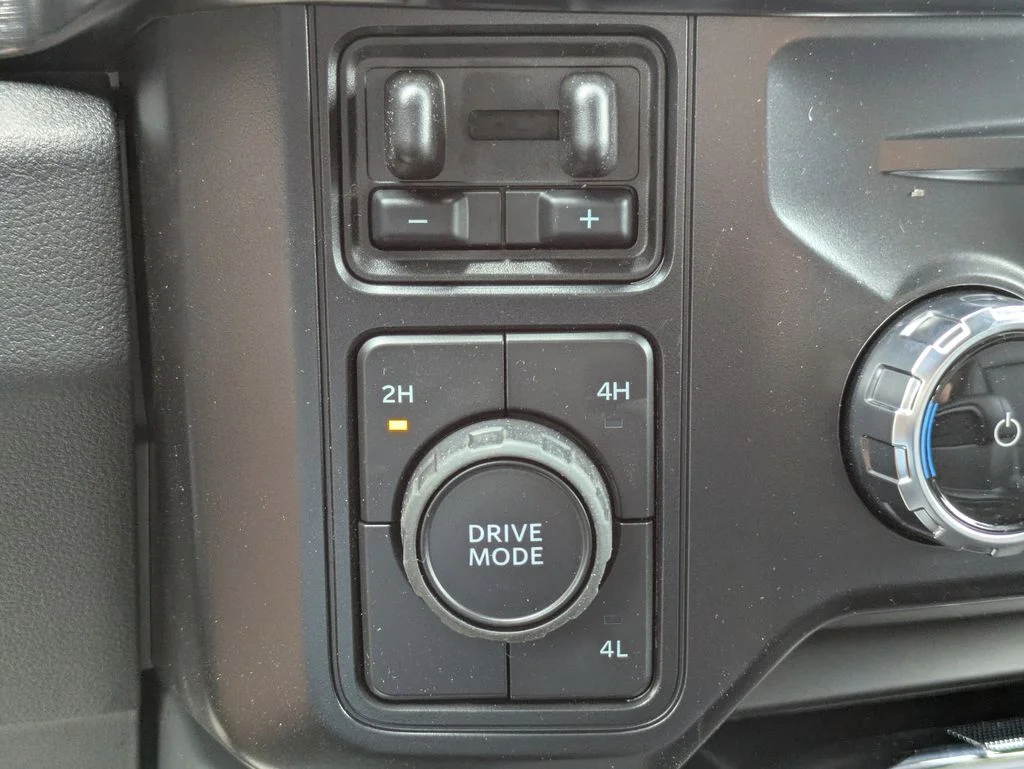 New 2026 Star White Metallic Tri-Coat Ford Lariat image 25