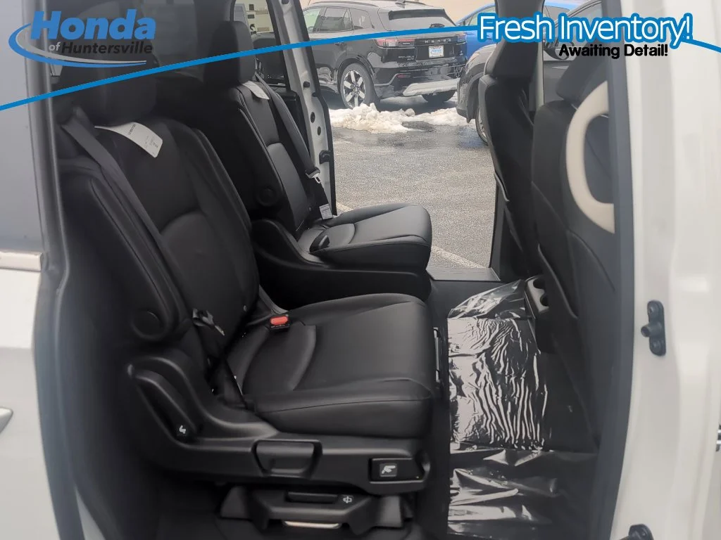 Certified Used 2026 Platinum White Pearl Honda EX-L image 18