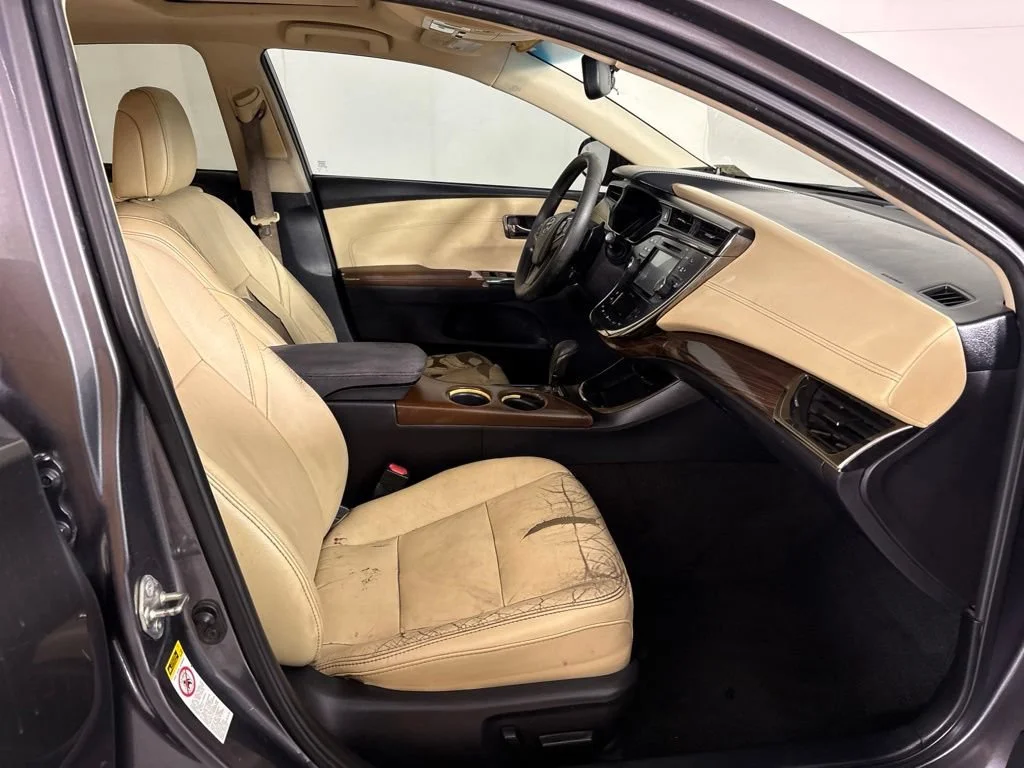 Used 2015 Gray Toyota XLE Touring image 18