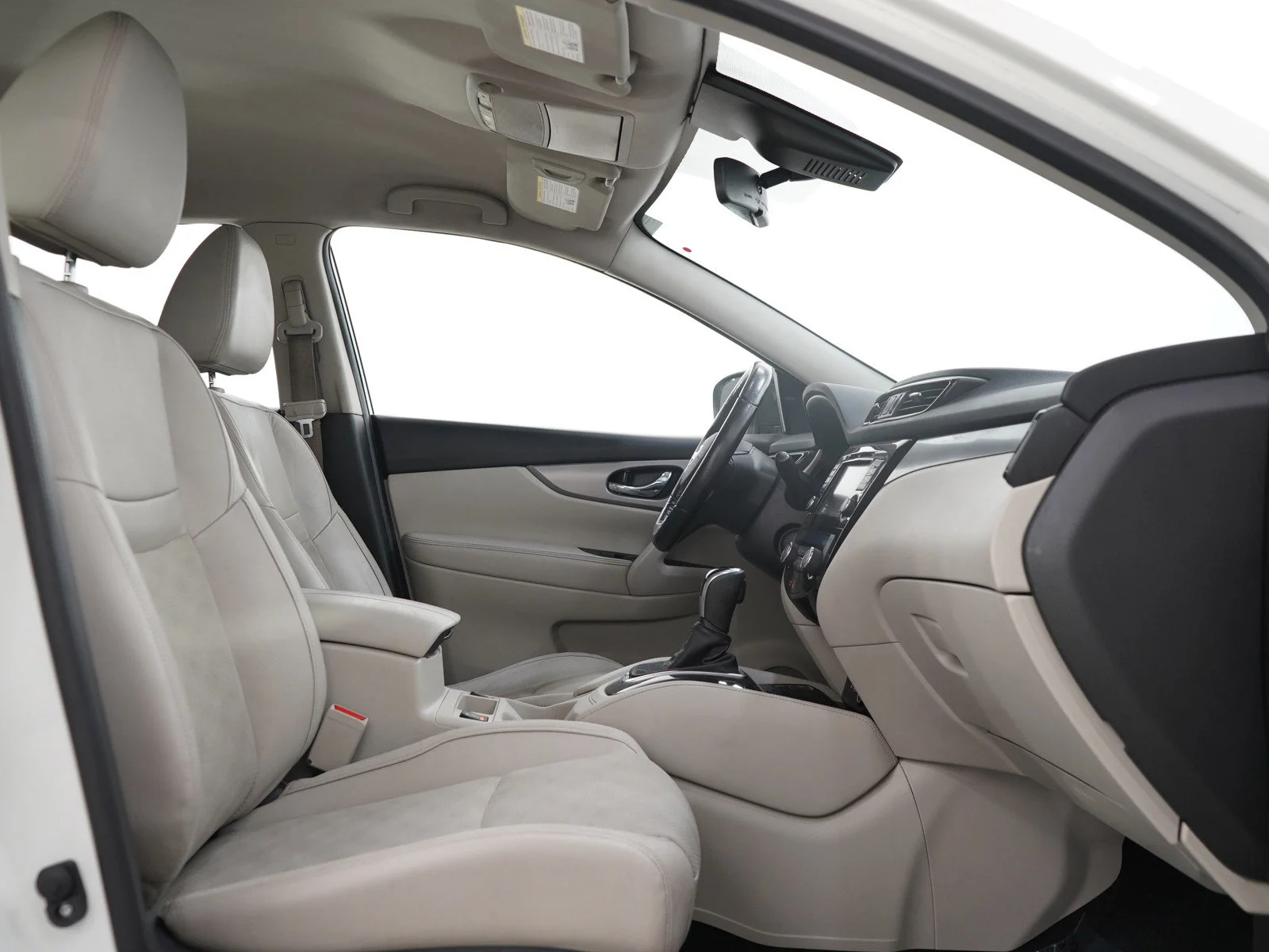 Used 2020 Pearl White Tricoat Nissan SV image 11