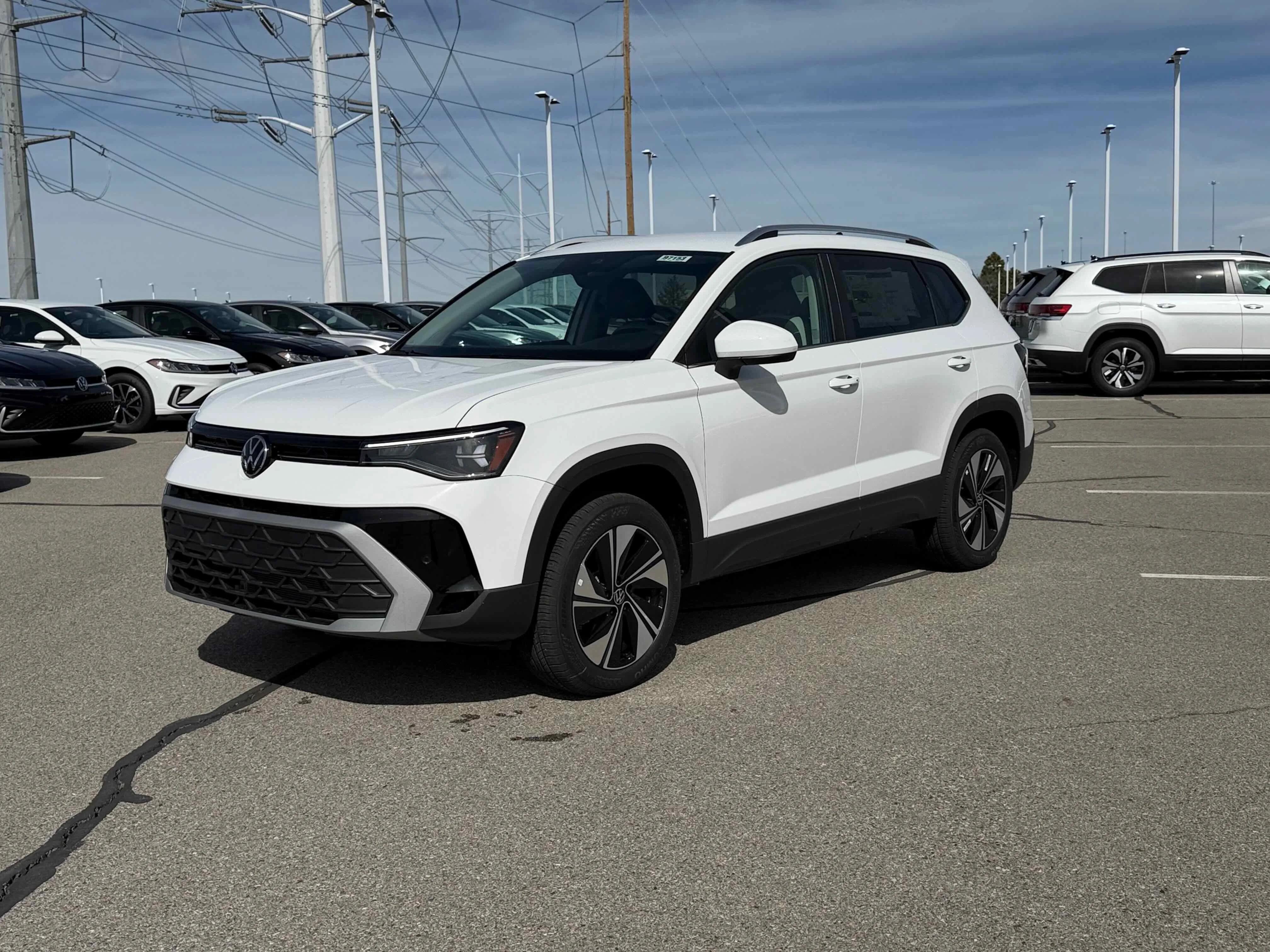New 2026 Pure White Volkswagen SE image 1