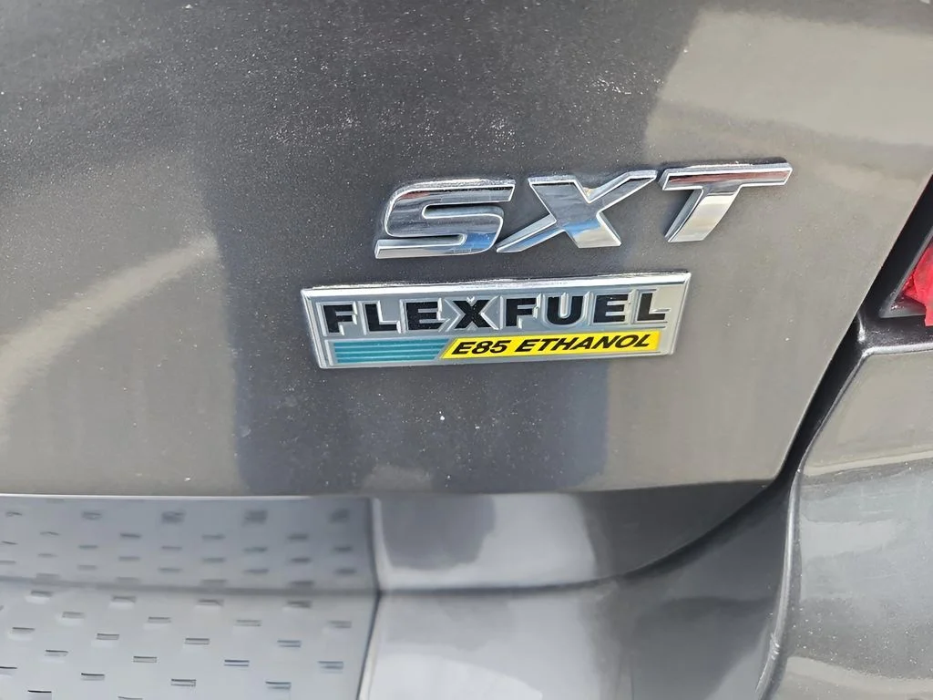 Used 2017 Granite Pearlcoat Dodge SXT image 13