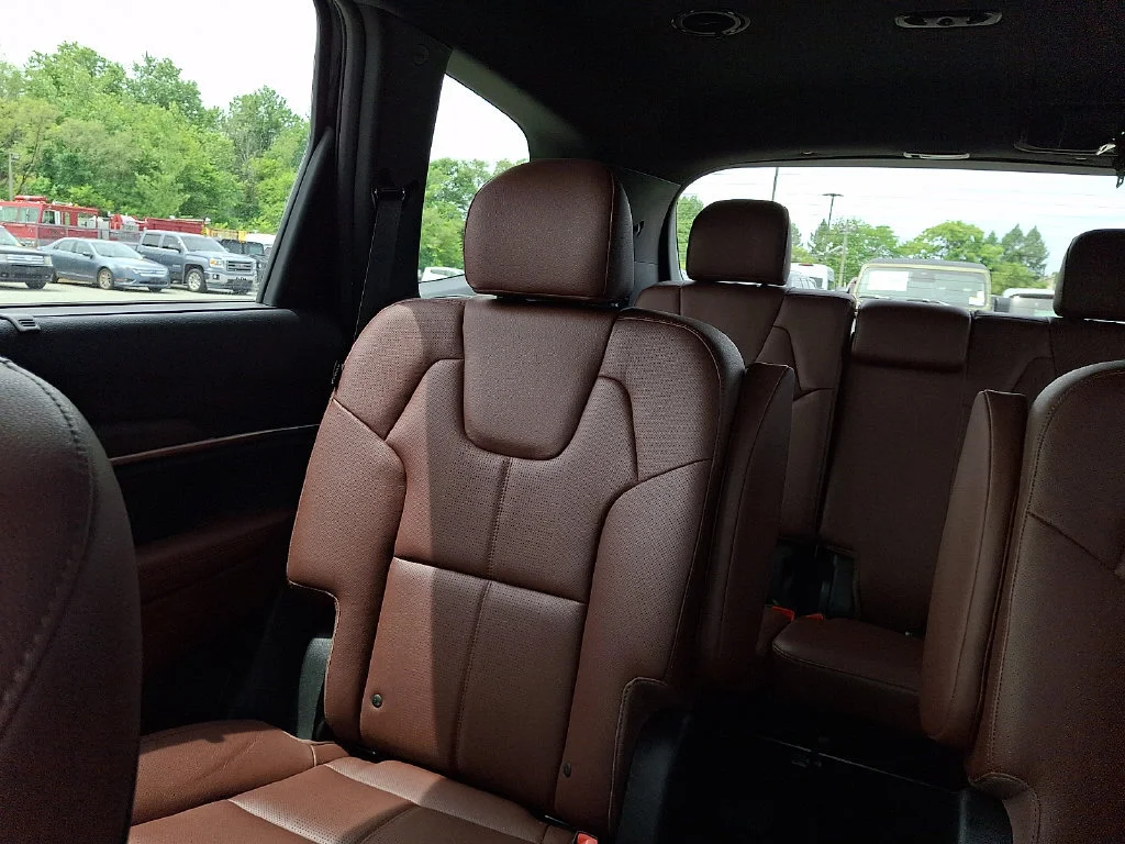Used 2023 Ebony Black Kia EX image 19