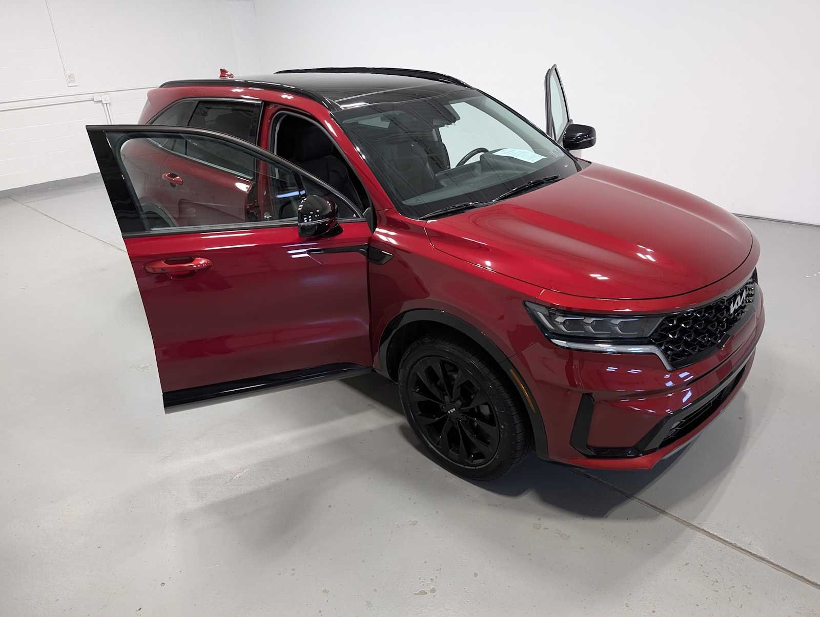 Used 2022 RED Kia SX image 14