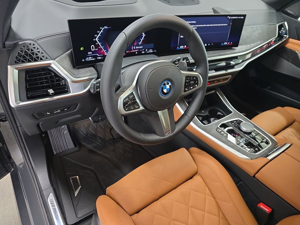 New 2026 Dravit Grey Metallic BMW xDrive50e image 13