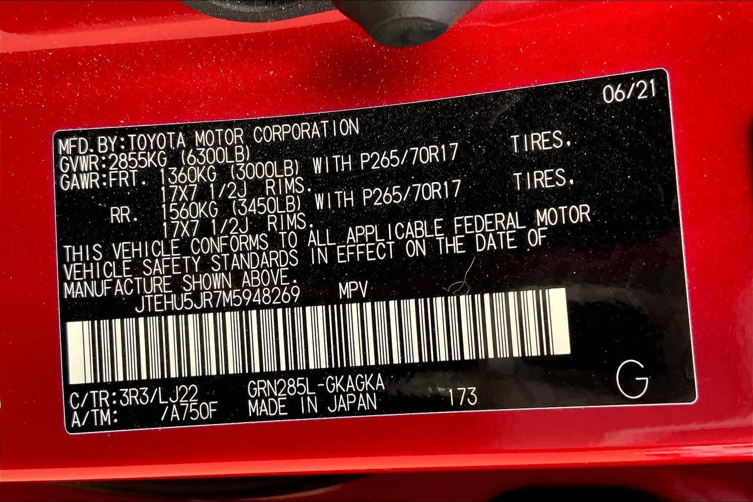 Used 2021 Barcelona Red Metallic Toyota Venture image 35